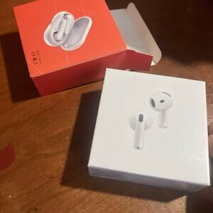 Apple Wireless Earbuds with Charging Case - White